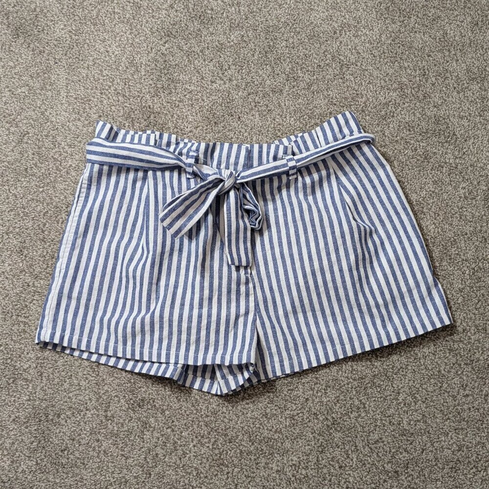 LOVE TREE, Blue & White Striped Paper Bag Shorts w Tie Belt; Size M
